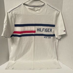 Tommy Hilfiger 100% cotton Tshirt short sleeved with logo red white and blue